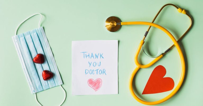 découvrez notre magnifique illustration du cœur humain, une œuvre d'art détaillée qui met en valeur l'anatomie complexe et fascinante de cet organe vital. parfaite pour les passionnés de biologie, d'art ou de médecine.