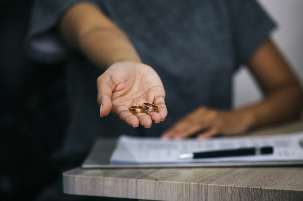 Illustration pour Les spécificités du congé pour décès selon le statut professionnel