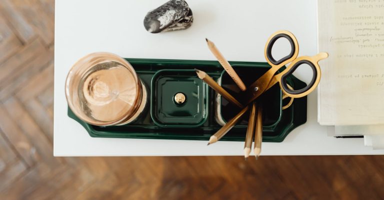 découvrez nos services de réaffûtage de ciseaux pour garantir des performances optimales. nos experts utilisent des techniques avancées pour redonner à vos outils de coupe leur tranchant d'origine. que ce soit pour des ciseaux de couture, de jardinage ou de coiffure, profitez d'un service rapide et efficace!