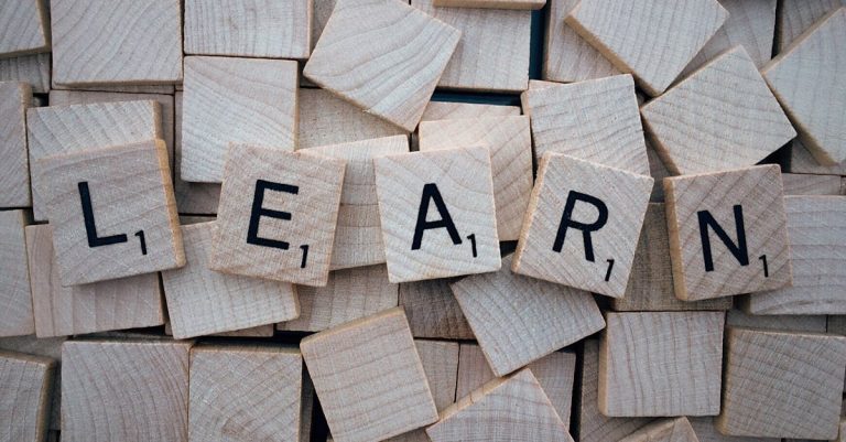 découvrez des stratégies gagnantes pour maîtriser le scrabble et améliorer vos compétences. apprenez des astuces pour maximiser votre score, utiliser efficacement les lettres bonus et développer votre vocabulaire. que vous soyez débutant ou joueur aguerri, nos conseils vous aideront à briller lors de vos prochaines parties.