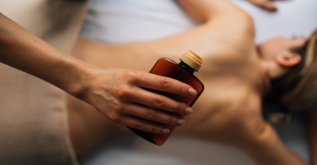 découvrez l'art du massage sensoriel, une expérience inoubliable qui éveille vos sens et vous offre un moment de détente ultime. plongez dans un monde de relaxation avec nos techniques apaisantes et notre ambiance sereine.