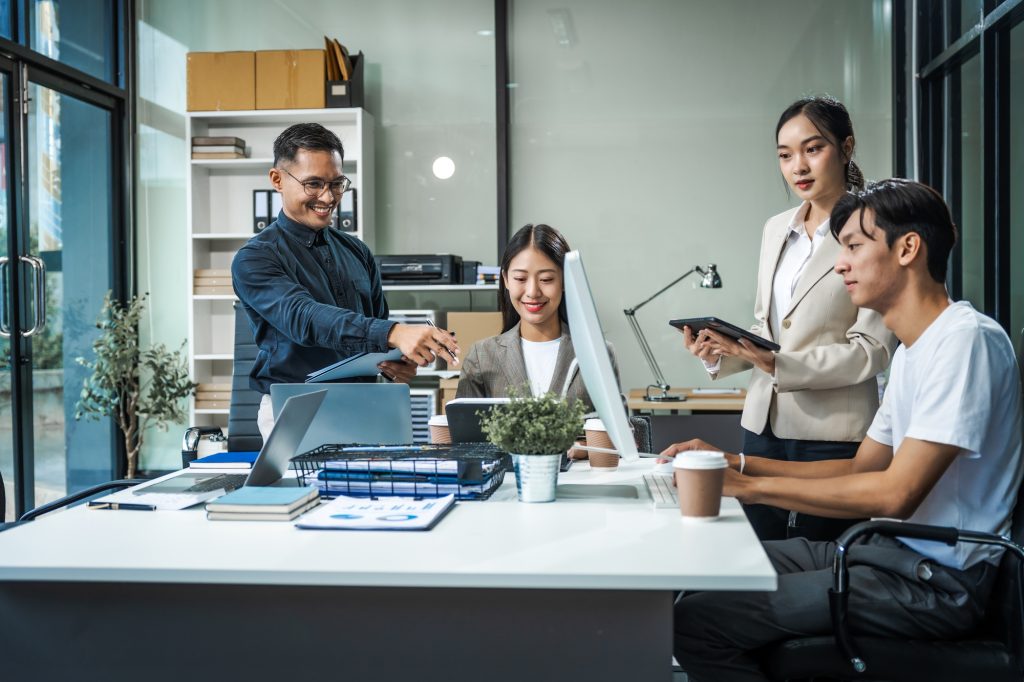 Illustration pour Plafonds de revenus pour les couples et les familles : comprendre les spécificités