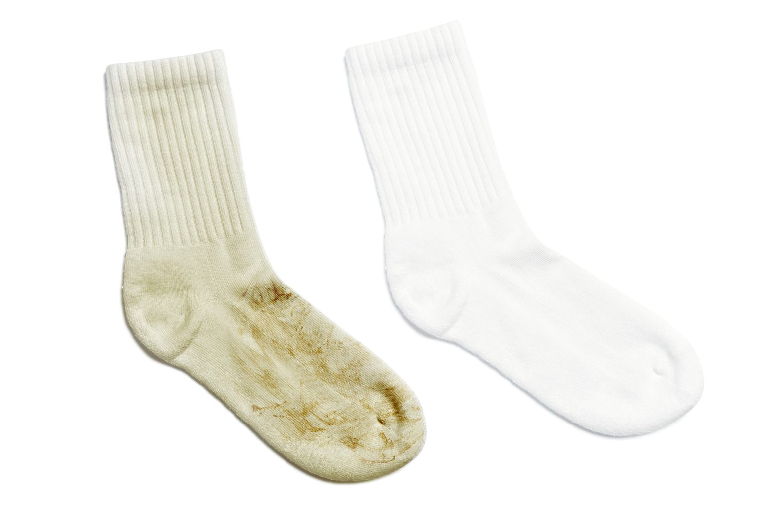 Comparison of white socks before and after using laundry detergent or bleach