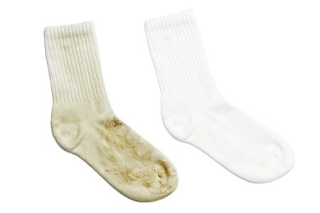 Comparison of white socks before and after using laundry detergent or bleach