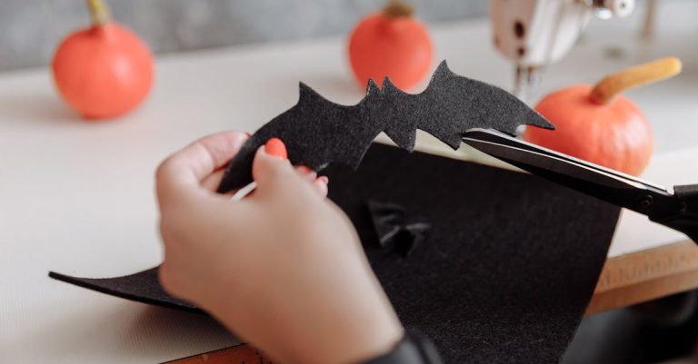 découvrez l'art du chapeau en papier! apprenez à créer des chapeaux originaux et amusants pour toutes les occasions, que ce soit pour des fêtes, des anniversaires ou des activités manuelles. laissez libre cours à votre créativité avec nos conseils et tutoriels simples.