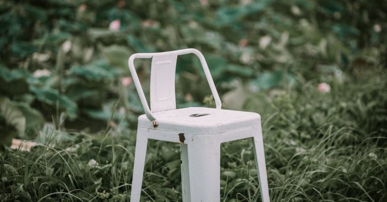 découvrez l'univers fascinant de la patine, une technique artistique qui transforme les objets en véritables œuvres d'art. explorez les différents matériaux, méthodes et styles pour créer des pièces uniques et intemporelles.