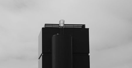 découvrez l'univers des angles droits : définition, applications dans les mathématiques et l'architecture, et astuces pour les identifier facilement. parfait pour les étudiants et les passionnés de géométrie.