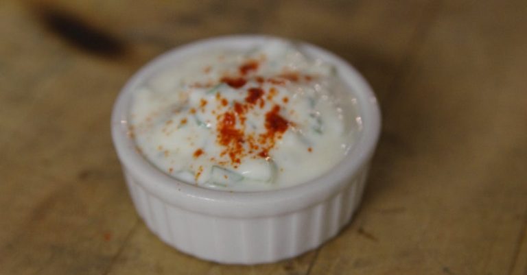 découvrez notre épaisse crème, parfaite pour ajouter une touche onctueuse à vos plats ou desserts. idéale pour la cuisson, la pâtisserie ou simplement pour agrémenter vos recettes, notre crème se distingue par sa texture riche et son goût savoureux. apportez une nouvelle dimension à votre cuisine!