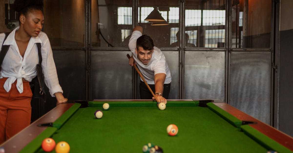 découvrez l'univers fascinant du billard : techniques, astuces de jeu, accessoires indispensables et l'histoire de ce sport emblématique. que vous soyez débutant ou joueur confirmé, plongez dans notre guide complet pour maîtriser les tables et impressionner vos amis.