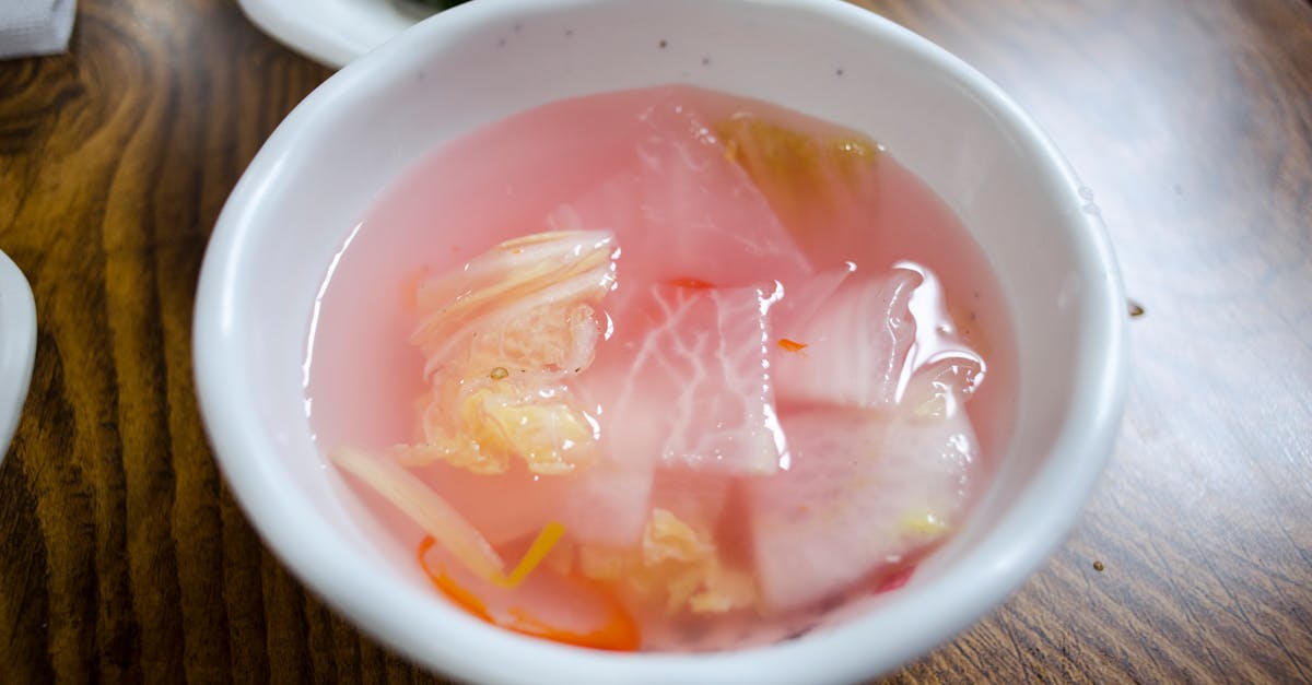 découvrez le blanchiment, une technique culinaire essentielle pour préserver la couleur et la texture des légumes. apprenez les étapes simples et les astuces pour réaliser un blanchiment parfait, afin d'améliorer vos plats et de conserver les nutriments.