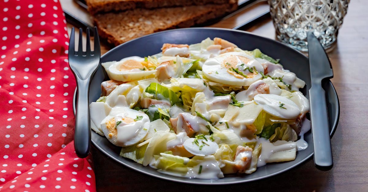 découvrez notre délicieuse recette de blanc de poulet bouilli, une option saine et savoureuse. apprenez à préparer ce plat riche en protéines, parfait pour vos repas légers et équilibrés. idéal pour accompagner vos salades ou vos plats de légumes.