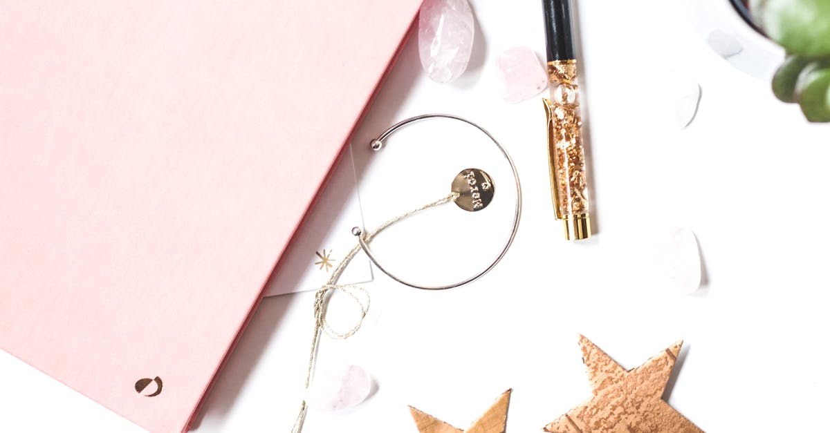 découvrez notre collection unique de bracelets, alliant élégance et modernité. que vous cherchiez un accessoire pour compléter votre tenue ou un cadeau spécial, nos bracelets en bois, en cuir ou en métal sauront sublimer votre style. explorez nos designs tendance et personnalisez votre look dès aujourd'hui !