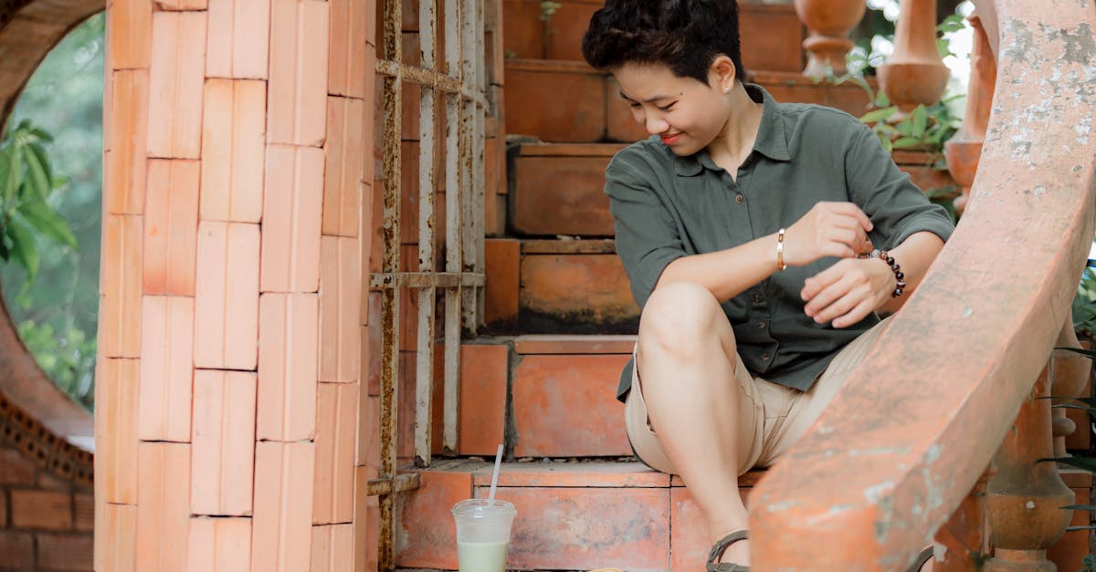 découvrez l'élégance des bracelets brésiliens, des accessoires colorés et tendance qui apportent une touche unique à votre style. fabriqués avec soin, ces bracelets se déclinent en de nombreux modèles et matériaux, parfaits pour exprimer votre personnalité et embellir toutes vos tenues.