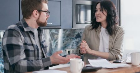 découvrez des idées de conversations captivantes pour briser la glace et engager des discussions intéressantes. que ce soit lors de rencontres, d'événements sociaux ou en ligne, trouvez des sujets qui faciliteront les échanges et renforceront vos liens.