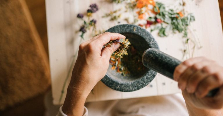 découvrez ce qu'est un crush, ces sentiments intenses et souvent éphémères qui nous font vibrer. explorez les différentes facettes des coups de cœur, comment les reconnaître et les gérer dans votre vie quotidienne.