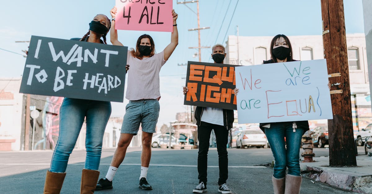 découvrez le terme 'demanding' et explorez ses multiples significations et implications. apprenez comment cette notion peut s'appliquer dans différents contextes, que ce soit dans le travail, le sport ou les relations interpersonnelles. un guide essentiel pour comprendre les défis et exigences associés à ce mot.