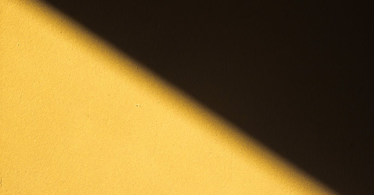 découvrez le concept de diagonale dans les domaines des mathématiques, de l'art et du design. explorez comment cette ligne imaginaires influence les compositions visuelles, les structures géométriques et l'esthétique contemporaine.