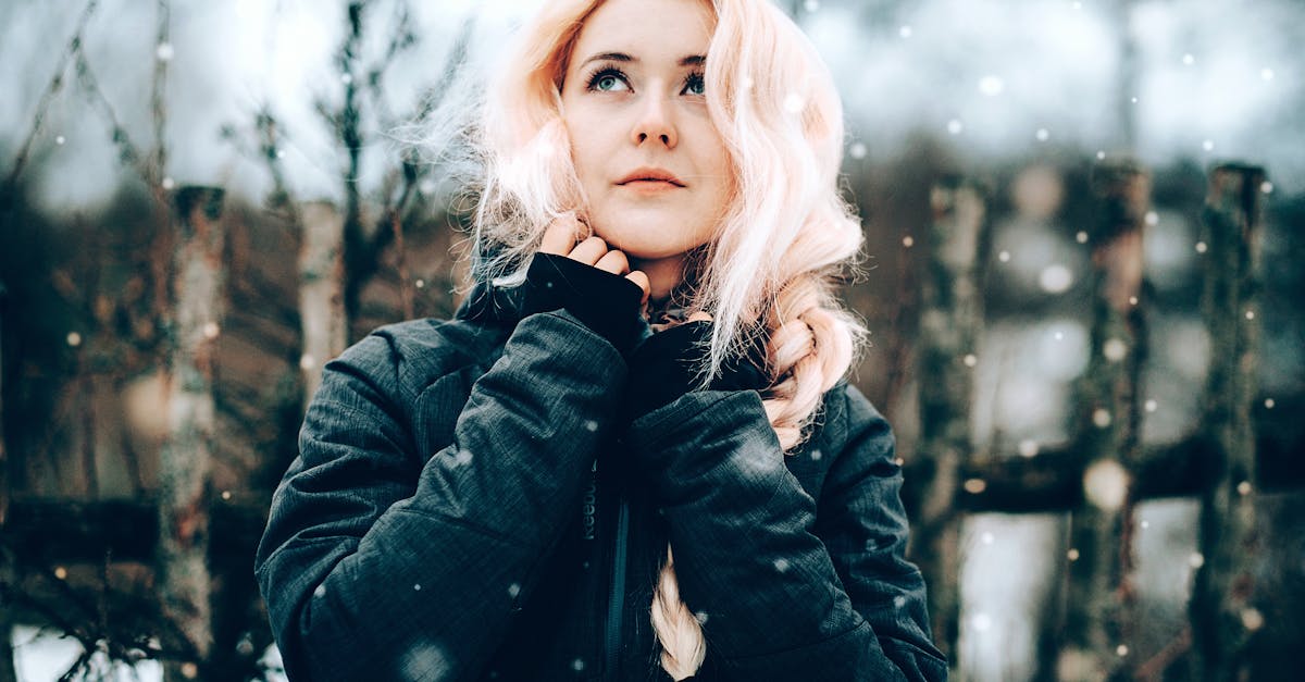 découvrez l'élégance des tresses raffinées avec notre guide sur les coiffures sophistiquées. apprenez les techniques et astuces pour créer des tresses élégantes qui sublimeront votre look pour toutes les occasions.