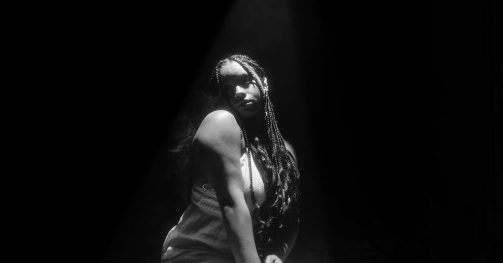 découvrez des coiffures de tresses élégantes qui ajoutent une touche de sophistication à votre look. que ce soit pour une occasion spéciale ou au quotidien, nos styles de tresses vous inspireront à exprimer votre créativité et votre personnalité.