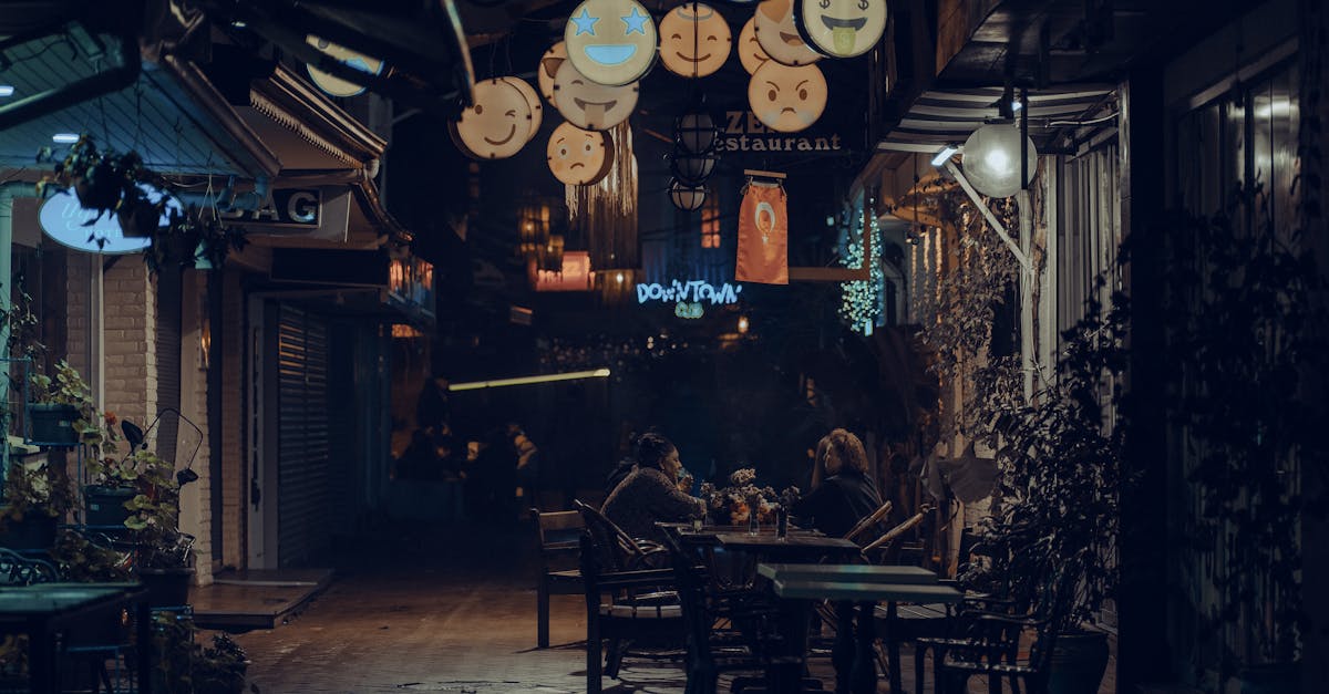 découvrez l'univers des emojis : exprimez vos émotions avec des icônes colorées et ludiques ! explorez leur histoire, leur utilisation sur les réseaux sociaux et comment ces petites images transforment notre communication au quotidien.