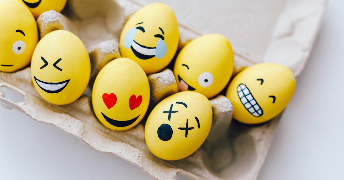 découvrez l'univers des emojis : leur histoire, leur signification et comment ils enrichissent nos communications. apprenez à utiliser ces petites images pour exprimer vos émotions de manière ludique et créative.