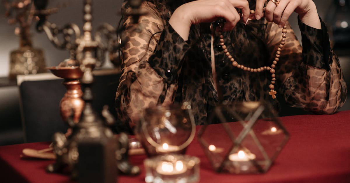 découvrez l'enchantement des objets dans le monde de minecraft avec notre guide complet sur la table d'enchantement. apprenez à optimiser vos enchantements et à créer des équipements puissants pour vos aventures.