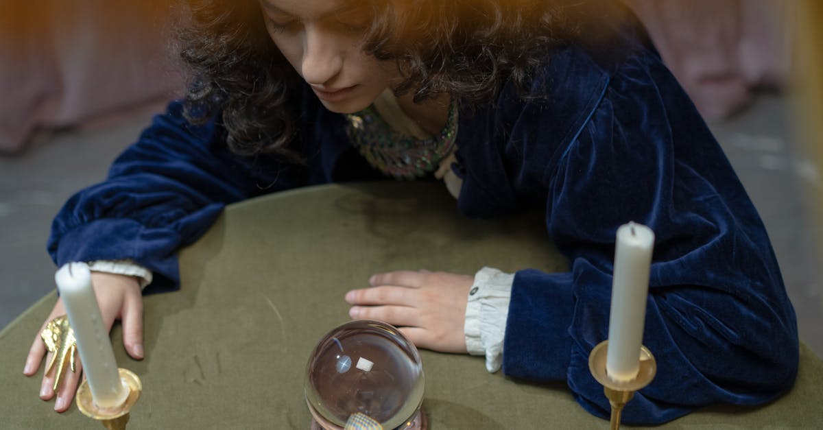 découvrez comment utiliser la table d'enchantement dans le jeu pour améliorer vos équipements et acquérir des compétences uniques. apprenez les meilleures stratégies pour maximiser vos enchantements et plonger dans le monde fascinant des objets magiques.