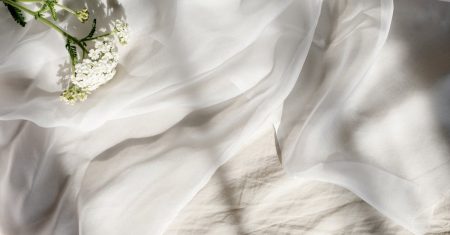 découvrez notre collection de fleurs en tissu, idéales pour ajouter une touche d'élégance à vos décorations. fabriquées avec soin, ces fleurs durables et réalistes sont parfaites pour embellir vos événements ou votre intérieur.