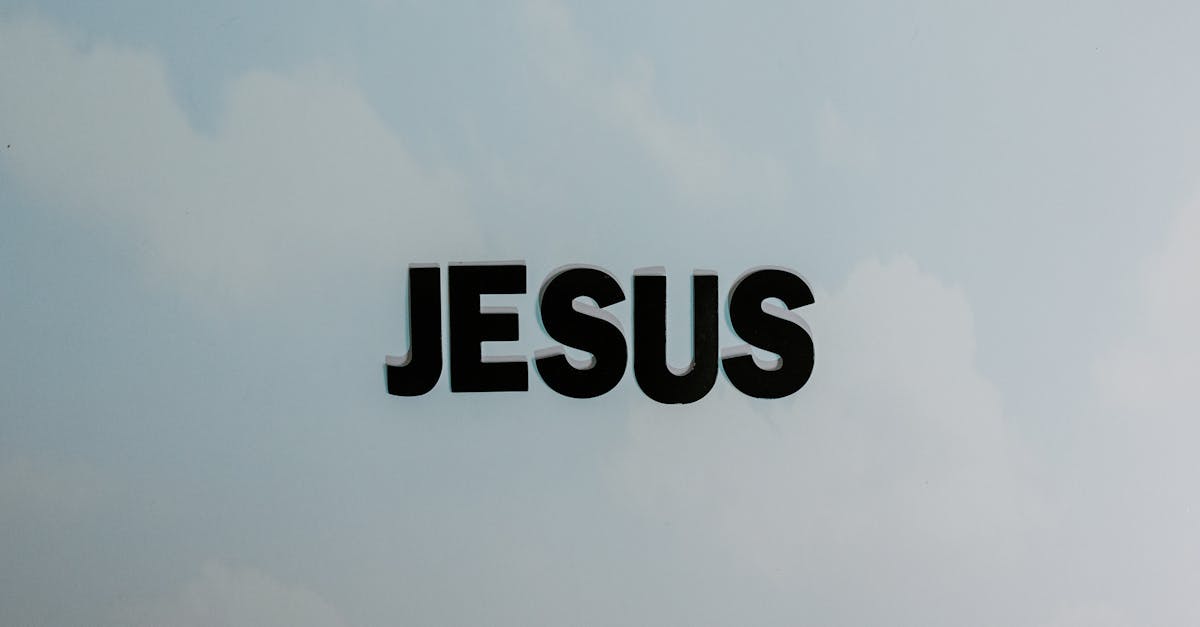 découvrez l'importance et les significations de la prière de fajr, la première des cinq prières quotidiennes en islam. apprenez comment cette prière matinale influence la spiritualité et le bien-être des musulmans, ainsi que les rites et les recommandations associées à sa pratique.