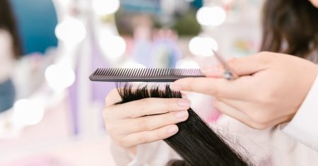 découvrez la technique de découpe du fenouil pour sublimer vos plats. apprenez des astuces simples pour préparer ce légume délicat et rehausser vos recettes avec des saveurs anisées. idéal pour les chefs amateurs et professionnels.