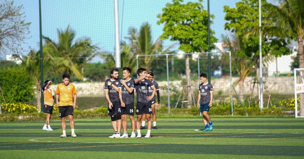 découvrez notre guide sur le dessin de football, offrant des conseils pratiques, des techniques artistiques et des inspirations pour capturer l'essence du jeu et des joueurs sur papier.