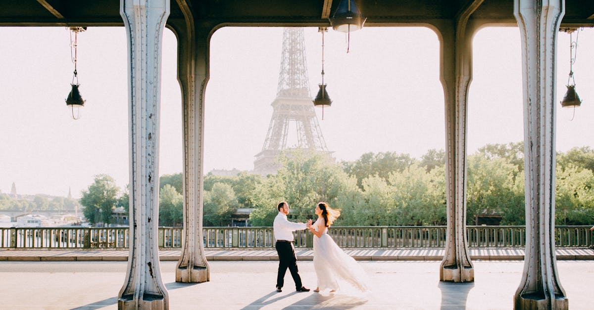 découvrez l'art de la tresse française, un style intemporel et élégant qui sublime tous les types de cheveux. suivez nos conseils et astuces pour réaliser cette coiffure chic et tendance.