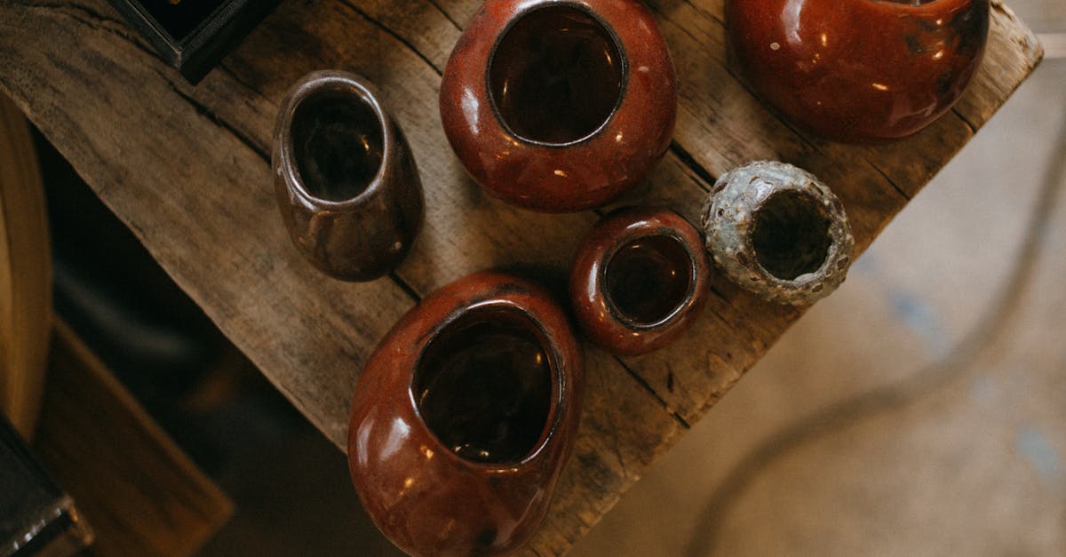 découvrez l'art du glazing, une technique de finition qui sublime vos surfaces avec une couche de brillance et de protection. apprenez à maîtriser cette méthode pour rehausser l'esthétique de vos créations artistiques ou de vos projets de rénovation.