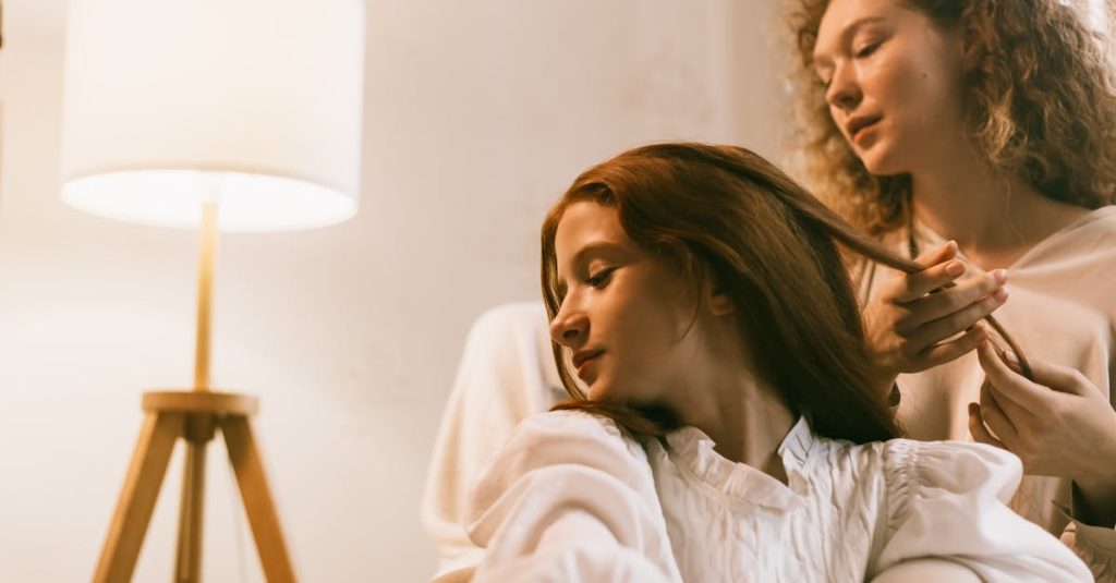 découvrez l'art de la coiffure avec notre service de tressage de cheveux. que ce soit pour un événement spécial ou pour le quotidien, nous proposons des tresses élégantes et durables qui mettent en valeur votre style. laissez-nous transformer votre look avec des créations uniques adaptées à toutes les occasions.