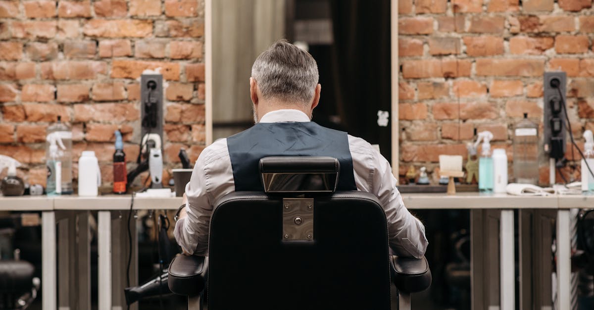découvrez notre service de coupe de cheveux professionnel, adapté à tous les styles et formes de visage. nos coiffeurs expérimentés vous garantissent une transformation capillaire élégante et actuelle. prenez rendez-vous dès aujourd'hui pour révéler votre beauté!