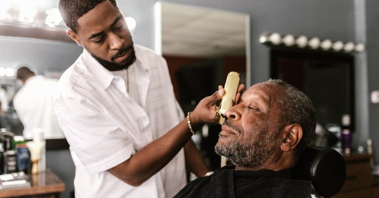 découvrez des techniques de coupe de cheveux innovantes et tendances pour un look frais et stylé. nos experts vous guident vers la coiffure parfaite adaptée à votre personnalité et à votre type de cheveux.