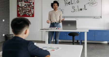 découvrez notre guide complet pour dessiner homer simpson, le personnage emblématique des simpson. des astuces étape par étape, des conseils sur les proportions et des techniques de coloration pour réaliser des dessins fidèles et amusants. parfait pour les débutants et les fans de l'univers de matt groening !