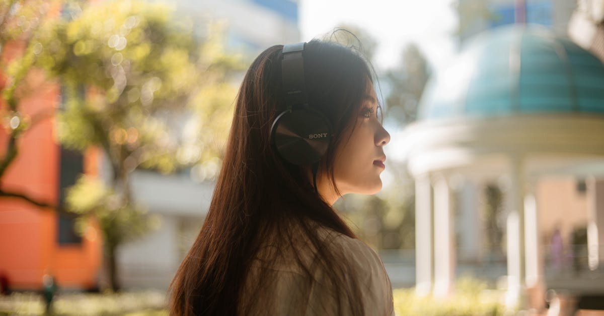 découvrez les écouteurs jbl, alliant confort et qualité sonore exceptionnelle. parfaits pour une expérience d'écoute immersive, ils sont idéaux pour les mélomanes en déplacement. explorez notre gamme modèle pour trouver l'accompagnement audio idéal pour votre quotidien.