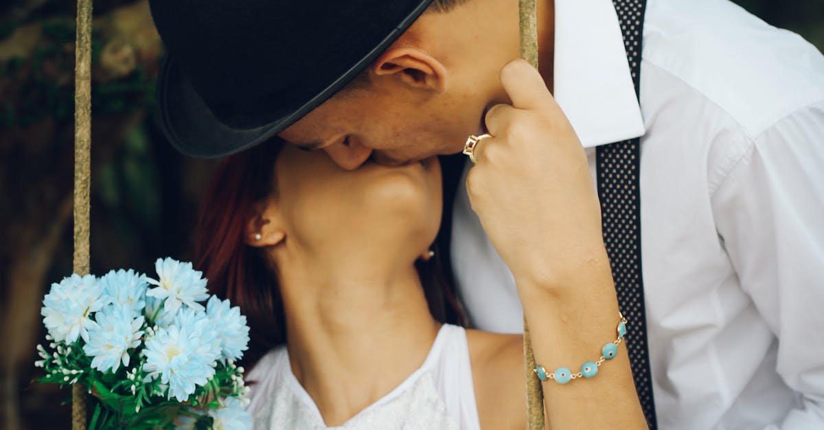 découvrez l'univers passionnant de kiss, le célèbre groupe de rock emblématique. plongez dans leur histoire, leur musique inoubliable et les performances légendaires qui ont marqué des générations. suivez-nous pour explorer l'impact de kiss sur le monde de la musique et leur héritage intemporel.