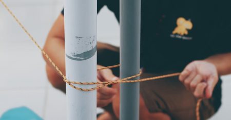 découvrez l'art du knotting : techniques, astuces et créations originales pour maîtriser cet art traditionnel. que vous soyez débutant ou expert, apprenez à nouer avec style et créativité dans nos guides complets.