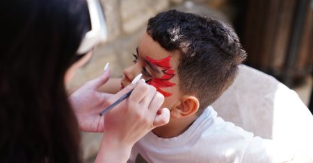 découvrez l'art du dessin des lèvres avec nos conseils et techniques pas à pas. apprenez à capturer la beauté et les détails des lèvres pour donner vie à vos portraits. idéal pour les artistes de tous niveaux.