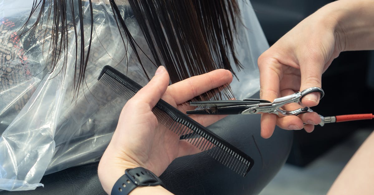 découvrez les tendances de coiffure pour les cheveux longs avec nos conseils sur les coupes modernes et flatteuses. que vous souhaitiez une coupe dégradée, une frange ou une coupe en couches, trouvez l'inspiration pour sublimer votre chevelure tout en conservant sa longueur.