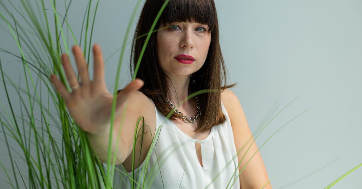 découvrez les meilleures coupes de cheveux longues pour sublimer votre style. que vous cherchiez des inspirations tendance ou des conseils pour l'entretien, trouvez la coiffure parfaite pour vos cheveux longs.