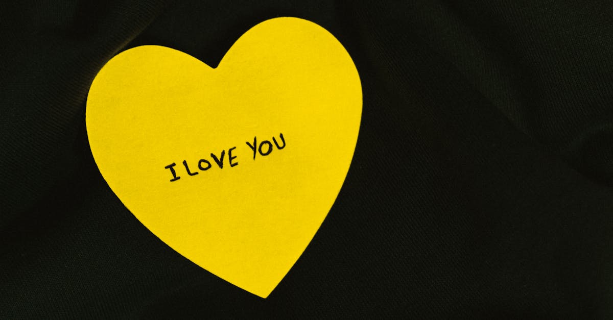 découvrez des déclarations d'amour émouvantes et inspirantes pour exprimer vos sentiments les plus profonds. que ce soit pour un anniversaire, une occasion spéciale ou simplement pour raviver la flamme, trouvez les mots parfaits pour toucher le cœur de votre bien-aimé(e).