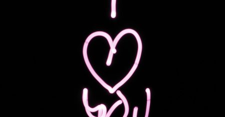 découvrez des déclarations d'amour émouvantes et inspirantes pour exprimer vos sentiments les plus profonds. que ce soit pour une lettre, un message ou un poème, trouvez les mots parfaits pour toucher le cœur de votre bien-aimé(e).