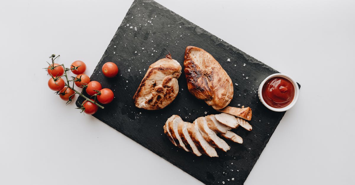 découvrez notre délicieuse recette de poulet mariné, alliant saveurs exquises et techniques de cuisson parfaites pour un plat savoureux qui ravira vos papilles.