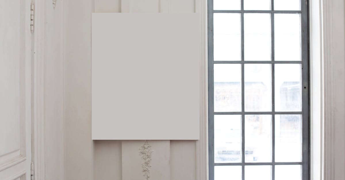 découvrez comment la coiffure de la 'middle part' peut rehausser votre style. apprenez les astuces pour réussir cette séparation de cheveux tendance et adaptée à toutes les formes de visage.