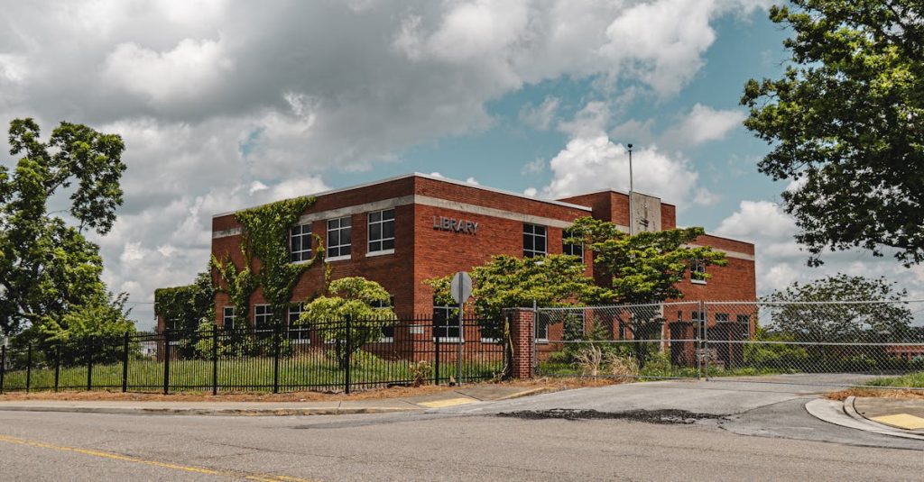 Guide pratique pour créer une bibliothèque dans Minecraft découvrez notre bibliothèque minecraft, un lieu incontournable pour les passionnés du jeu. explorez une collection immersive de livres, guides et ressources pour améliorer votre expérience de jeu et découvrir de nouvelles astuces. que vous soyez débutant ou expert, notre bibliothèque regorge de contenus captivants pour enrichir votre aventure minecraft.