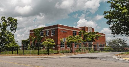 découvrez notre bibliothèque minecraft, un lieu incontournable pour les passionnés du jeu. explorez une collection immersive de livres, guides et ressources pour améliorer votre expérience de jeu et découvrir de nouvelles astuces. que vous soyez débutant ou expert, notre bibliothèque regorge de contenus captivants pour enrichir votre aventure minecraft.