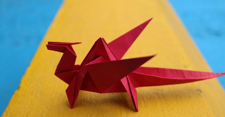 découvrez l'art fascinant de l'origami, une pratique japonaise de pliage de papier. apprenez à créer des sculptures en papier, allant des formes simples aux designs complexes. parfait pour stimuler votre créativité et votre concentration, l'origami vous invite à explorer un univers artistique captivant.